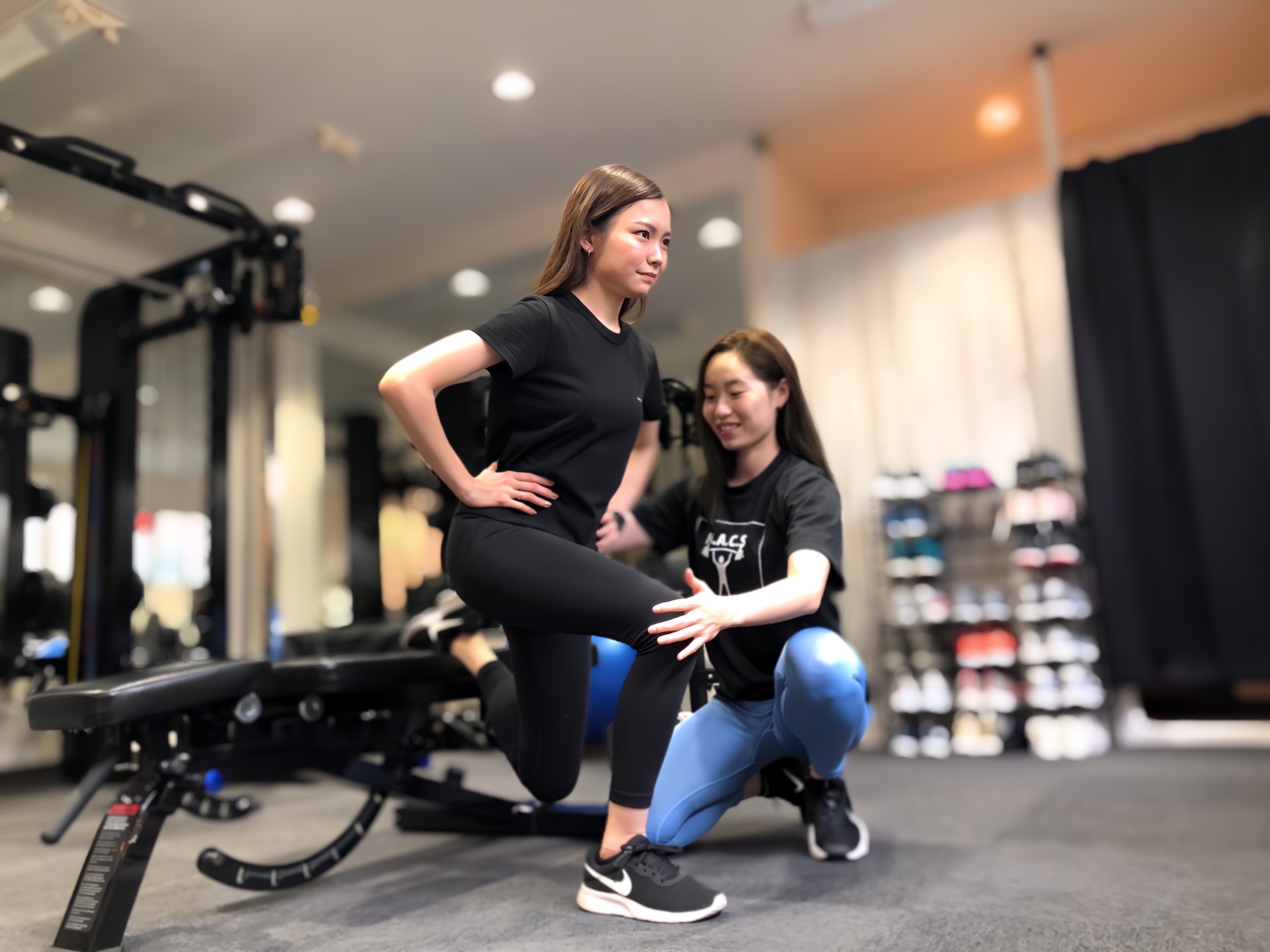 N.A.C.S Fitness のパーソナルトレーニングセッション風景