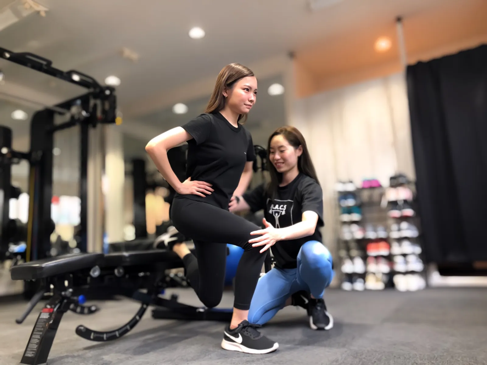 N.A.C.S Fitness のパーソナルトレーニングセッション風景